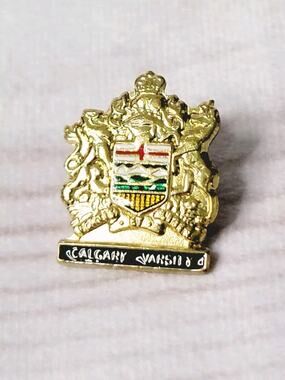 Vintage Calgary Varsity Canada Crest Pin - Coat Of Arms Shield - Hat Lapel Pin